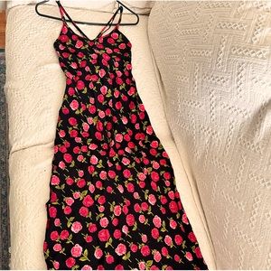 Betsy Johnson’s 90’s  Petite  ( maybe size 0) figure hugging rose floral dress